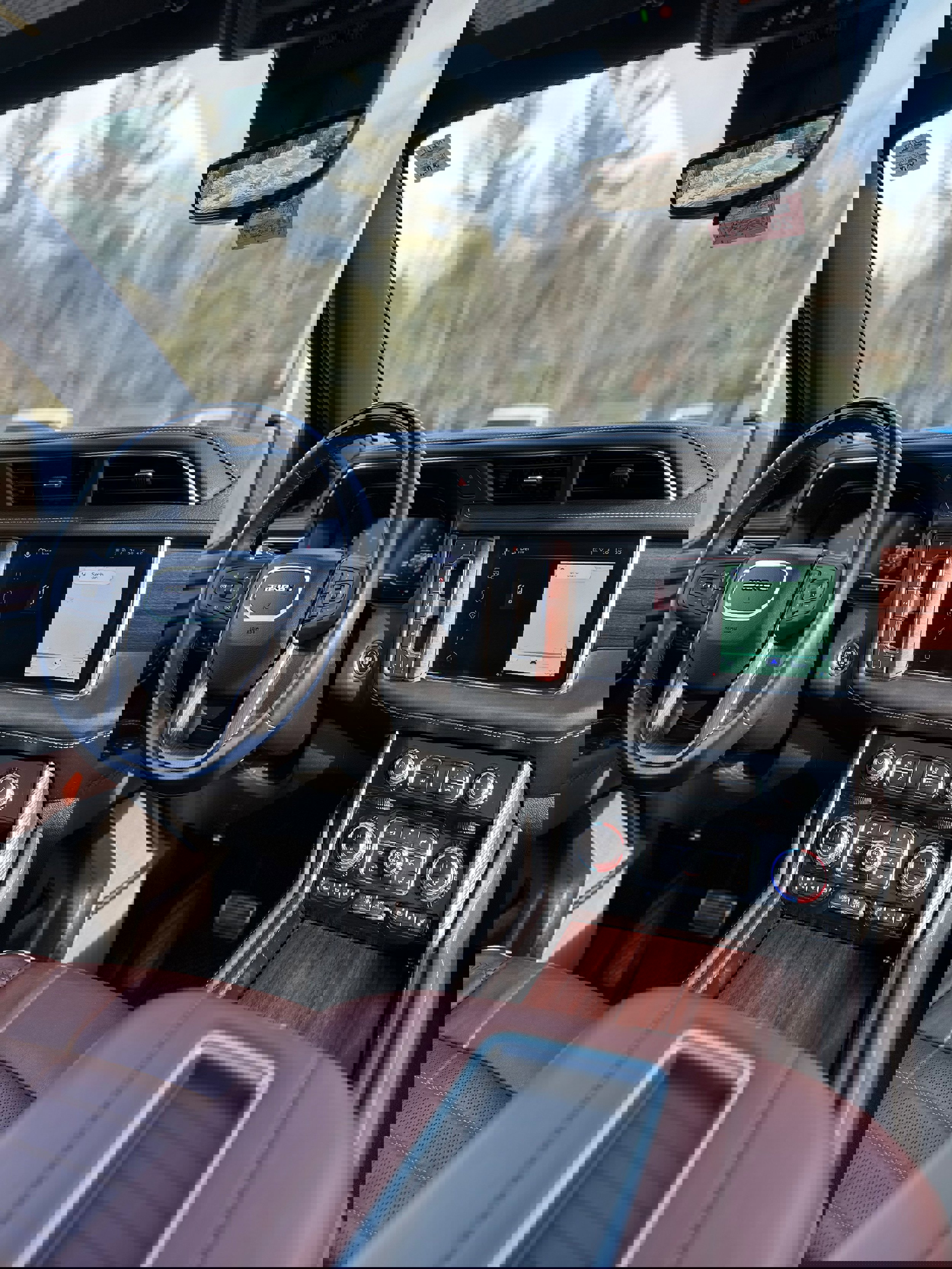 Used 2023 GMC Yukon XL Denali Ultimate AWD/4WD image 10