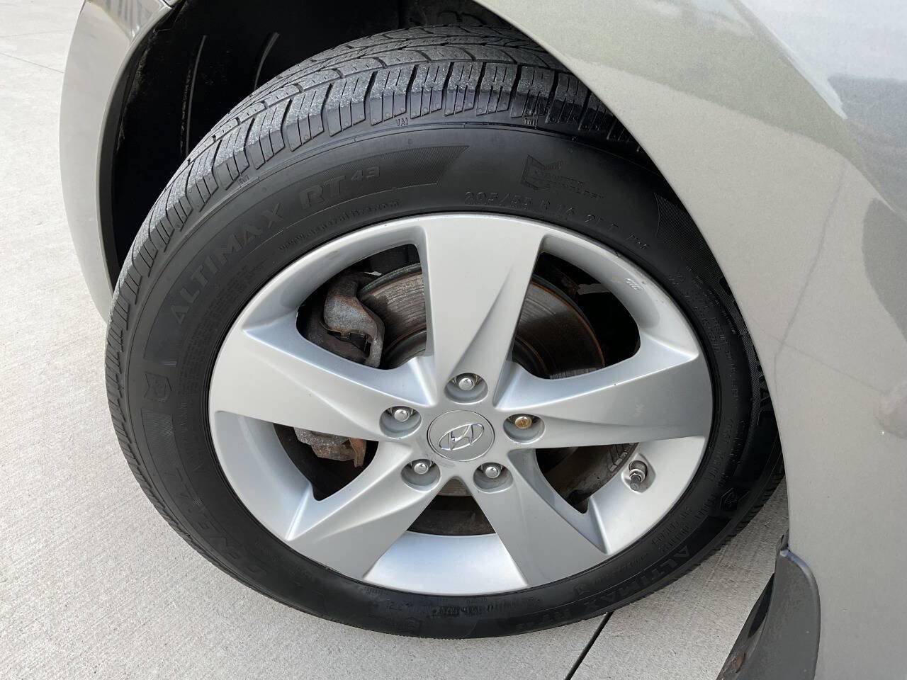 Used 2013 Hyundai Elantra GLS w/ Preferred Pkg FWD image 41