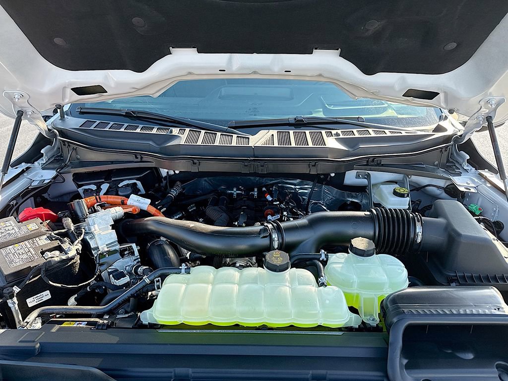 New 2025 Ford F150 Lariat w/ Equipment Group 502A High image 18