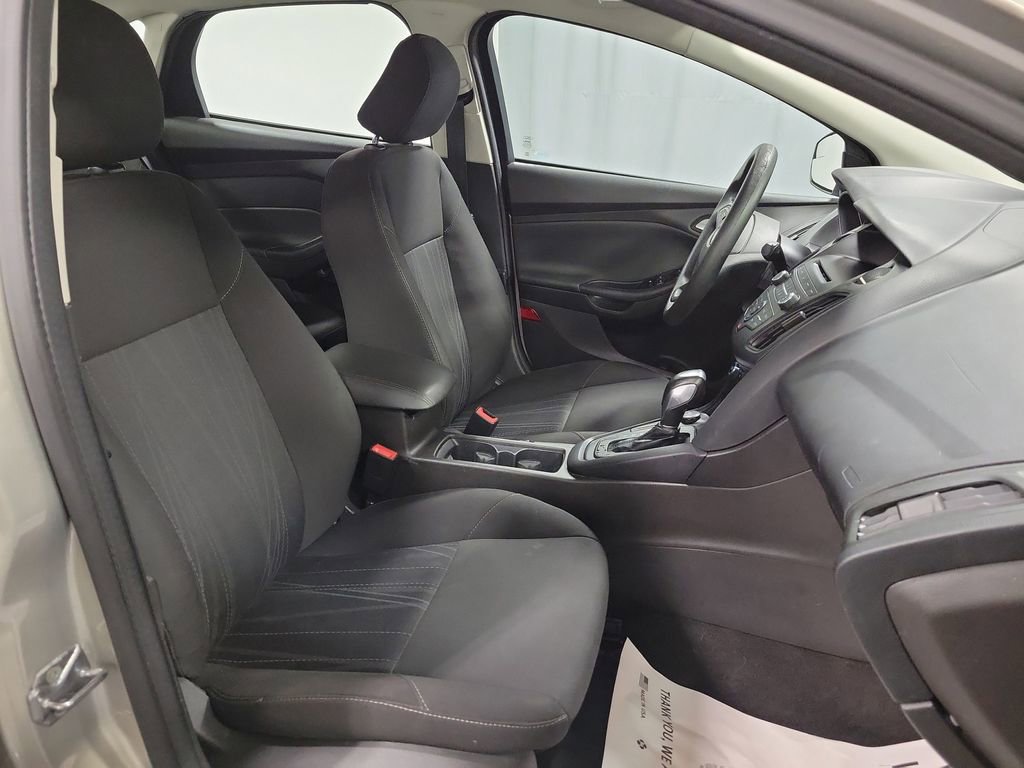 Used 2016 Ford Focus SE image 26