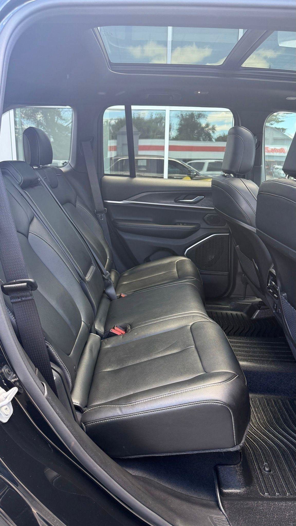 Used 2025 Jeep Grand Cherokee Limited 4xe AWD/4WD image 20