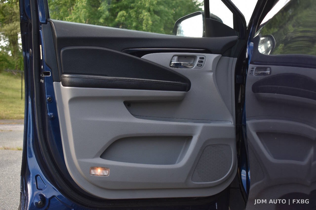 Used 2016 Honda Pilot Touring image 8