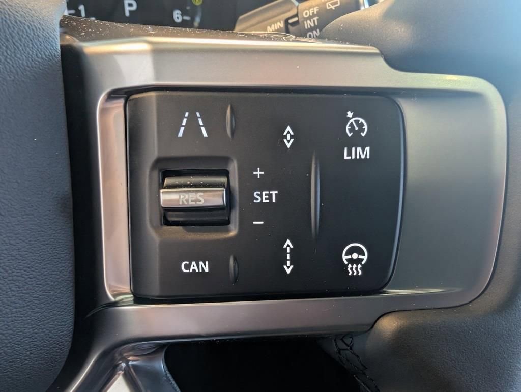 New 2026 Land Rover Discovery S image 16