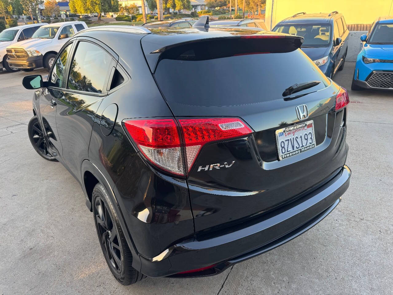Used 2022 Honda HR-V Sport image 9