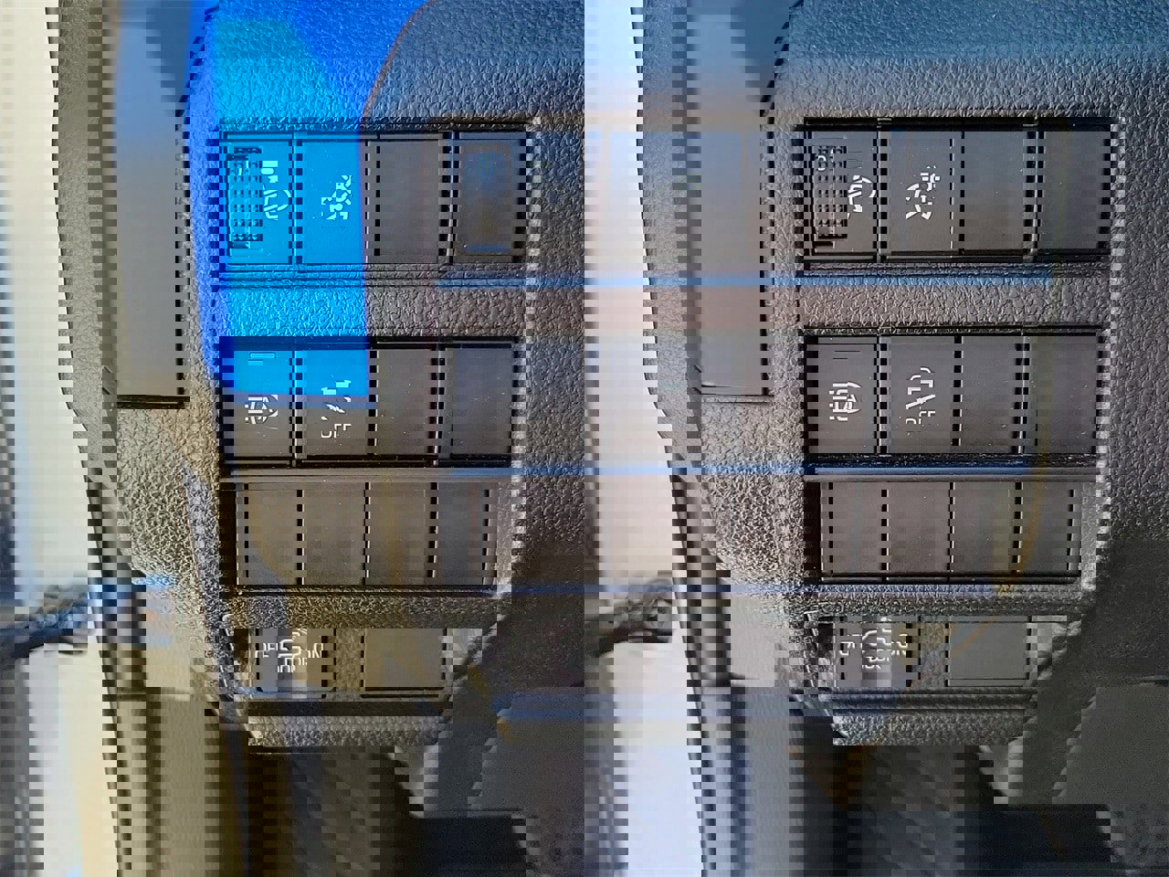 Used 2025 Toyota Tacoma TRD Off-Road image 29