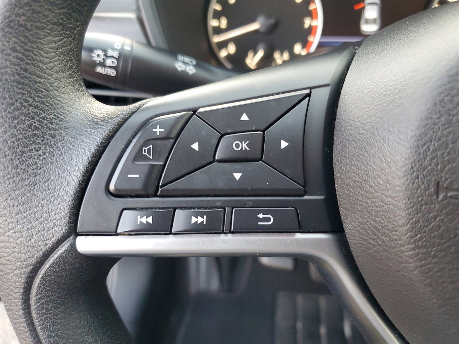 Used 2023 Nissan Altima 2.5 SV image 11