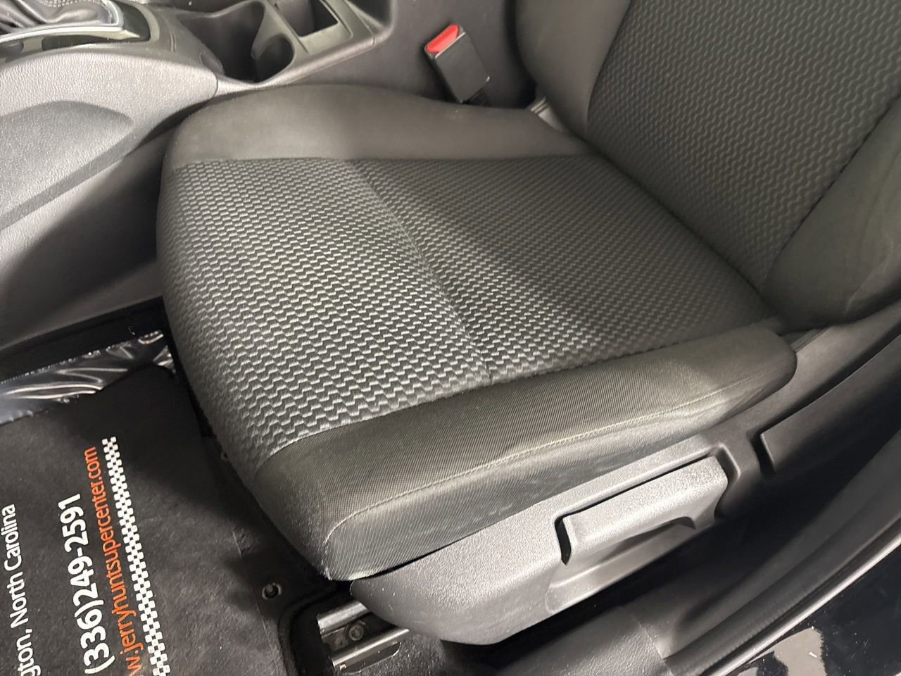 Used 2020 Nissan Rogue Sport S image 11