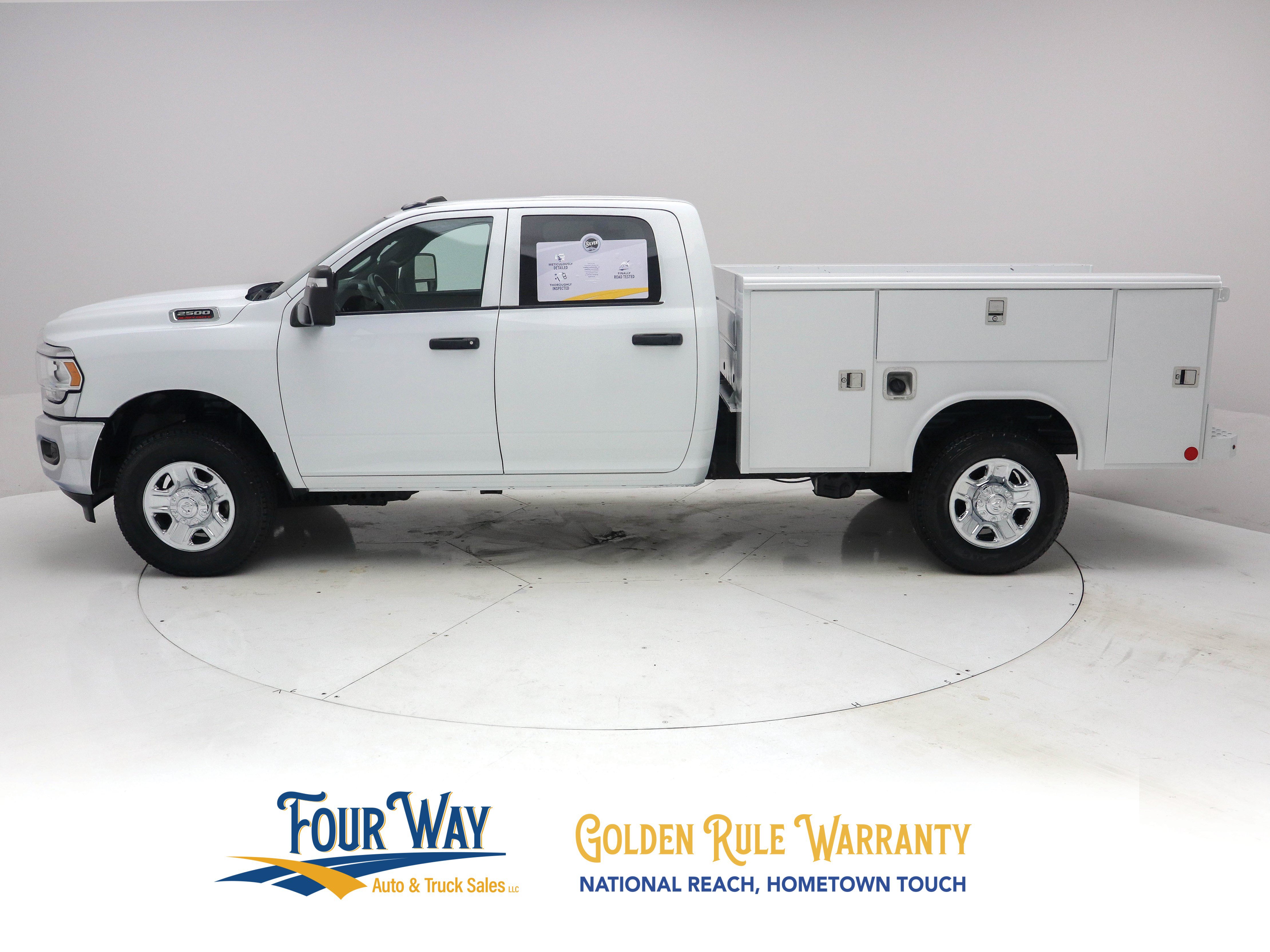Used 2024 RAM 2500 Tradesman w/ Chrome Appearance Group AWD/4WD image 7