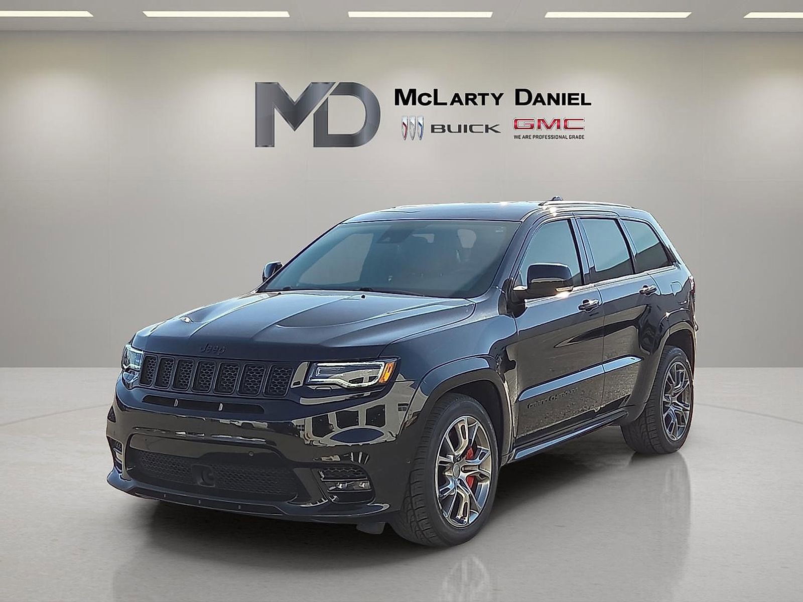 Used 2018 Jeep Grand Cherokee SRT w/ Trailer Tow Group IV image 2