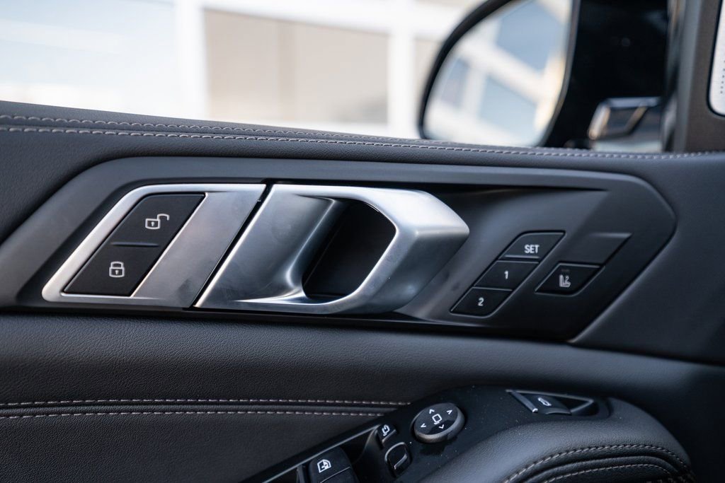 New 2026 BMW X5 M60i image 23