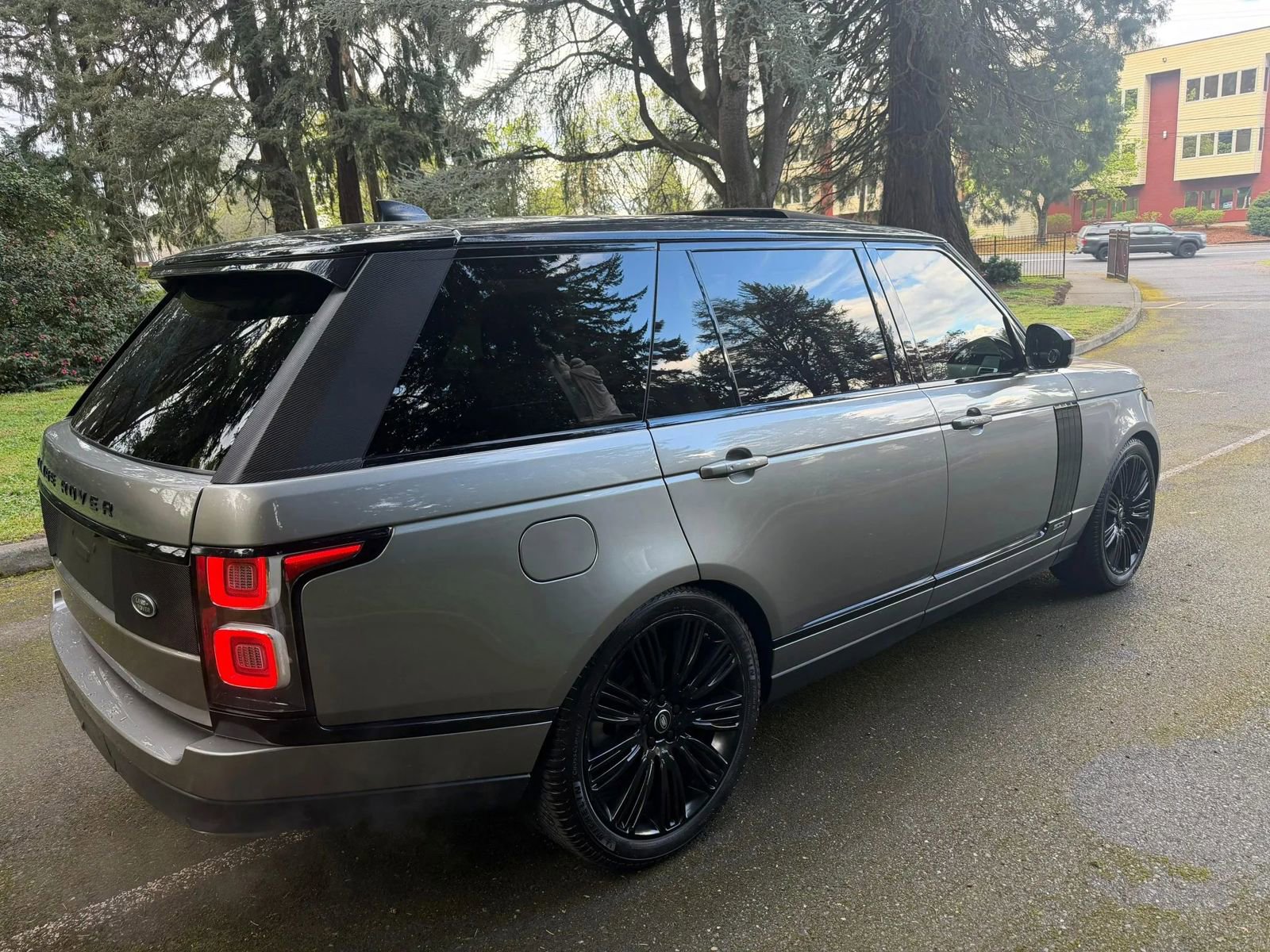 Used 2018 Land Rover Range Rover Long Wheelbase Supercharged AWD/4WD image 5