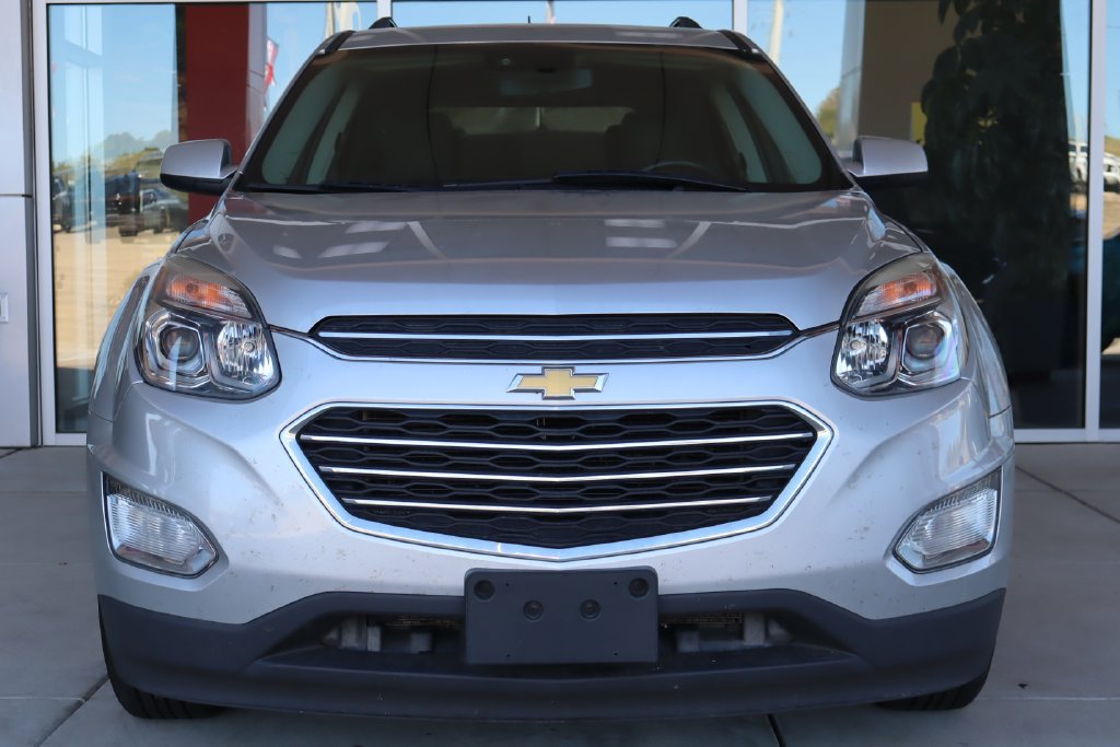 Used 2017 Chevrolet Equinox LT w/ Driver Confidence Package II AWD/4WD image 2