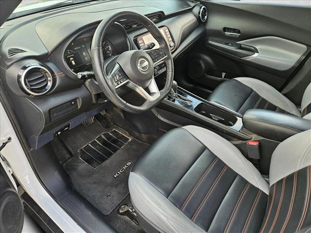 Used 2022 Nissan Kicks SR w/ Premium Package image 9