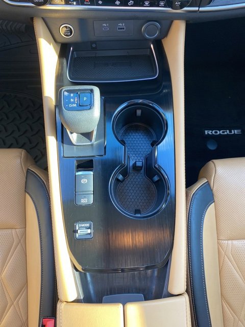 Used 2021 Nissan Rogue Platinum image 19