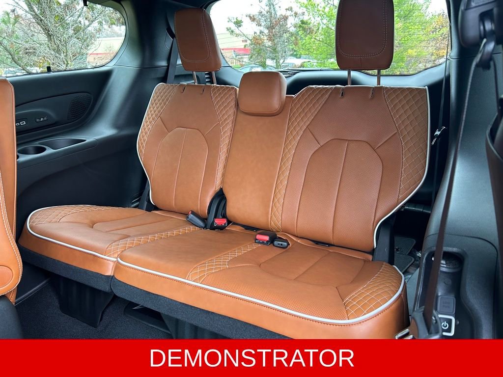 New 2026 Chrysler Pacifica Pinnacle image 27