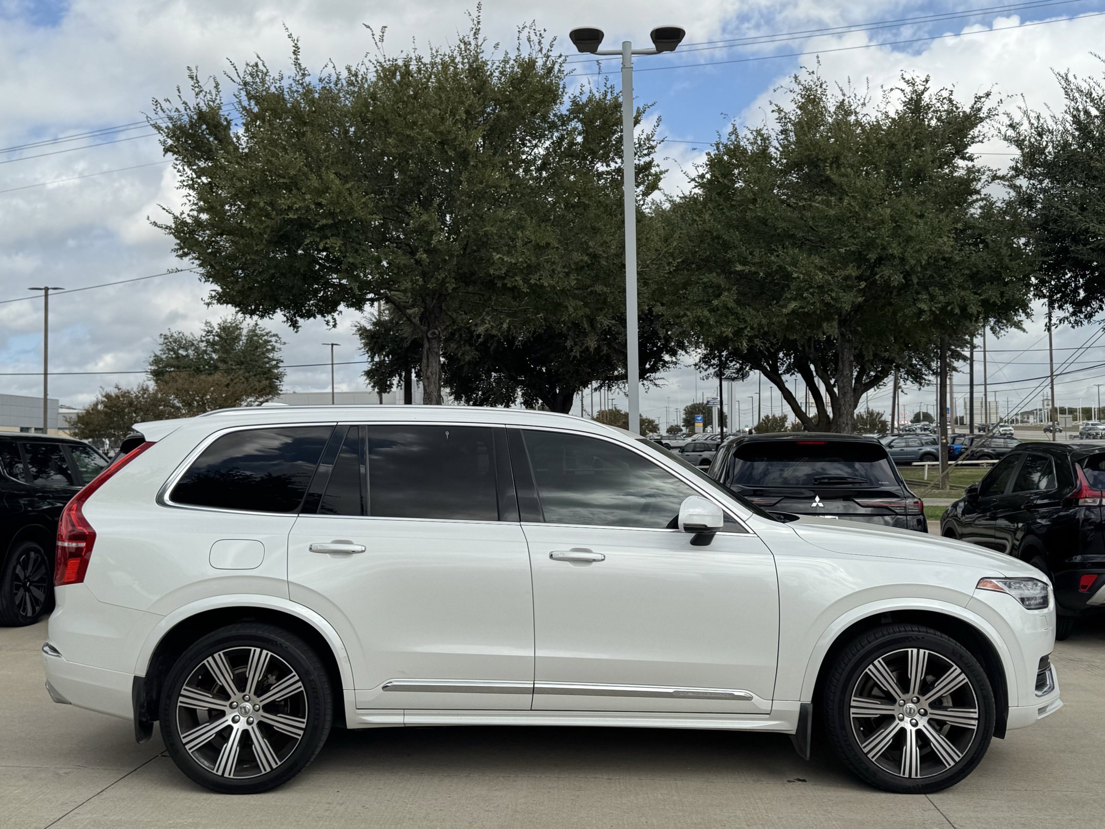 Used 2020 Volvo XC90 T6 Inscription w/ Protection Package Premier AWD/4WD image 3