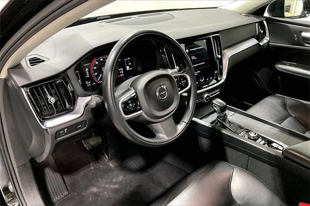 Used 2019 Volvo S60 T5 Momentum w/ Premium Package image 12