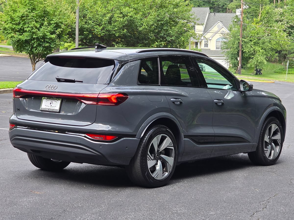 Used 2025 Audi Q6 e-tron Premium Plus w/ Premium Plus AWD/4WD image 6
