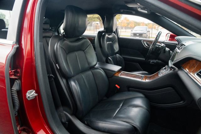 Used 2017 Lincoln Continental Select w/ Technology Package image 29