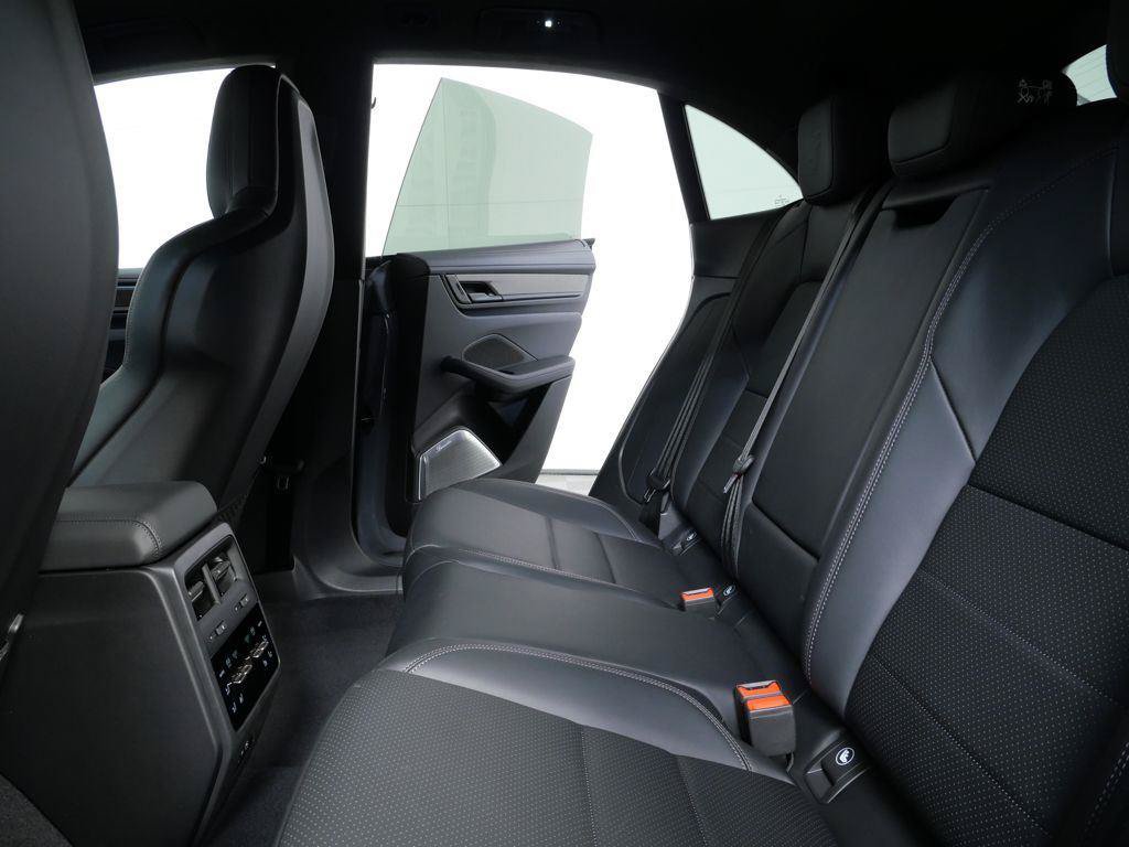 New 2026 Porsche Macan Turbo Electric AWD/4WD image 16