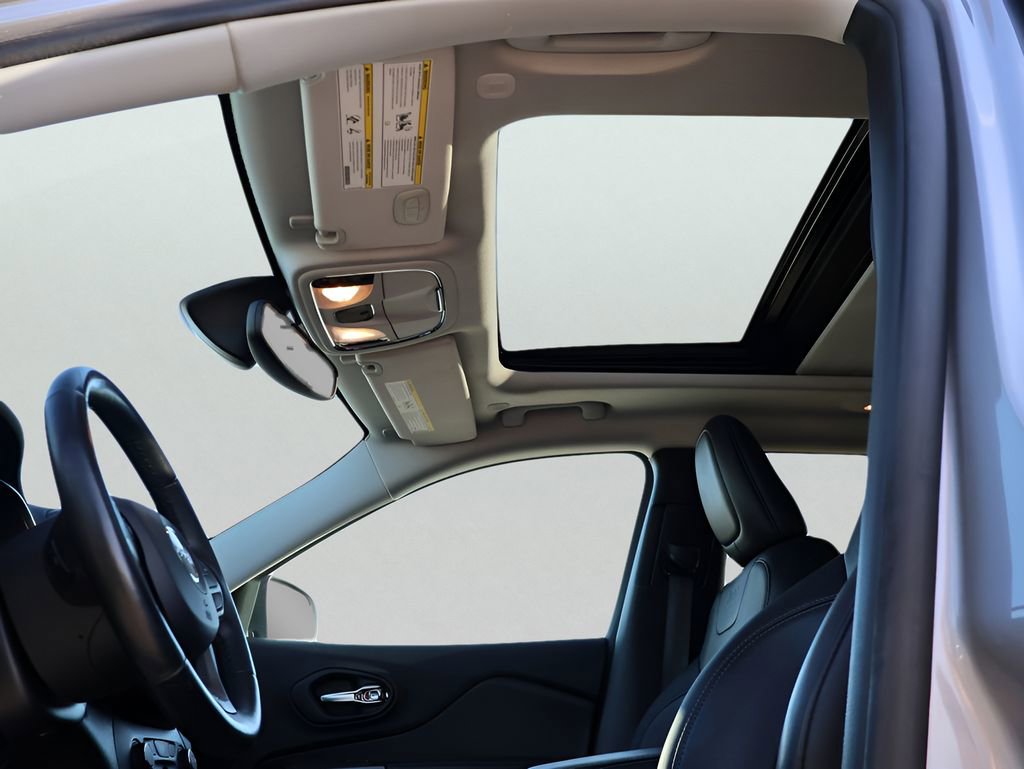 Used 2020 Jeep Cherokee Limited image 39