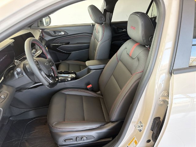 New 2026 Chevrolet Trax RS w/ Sunroof Package FWD image 19