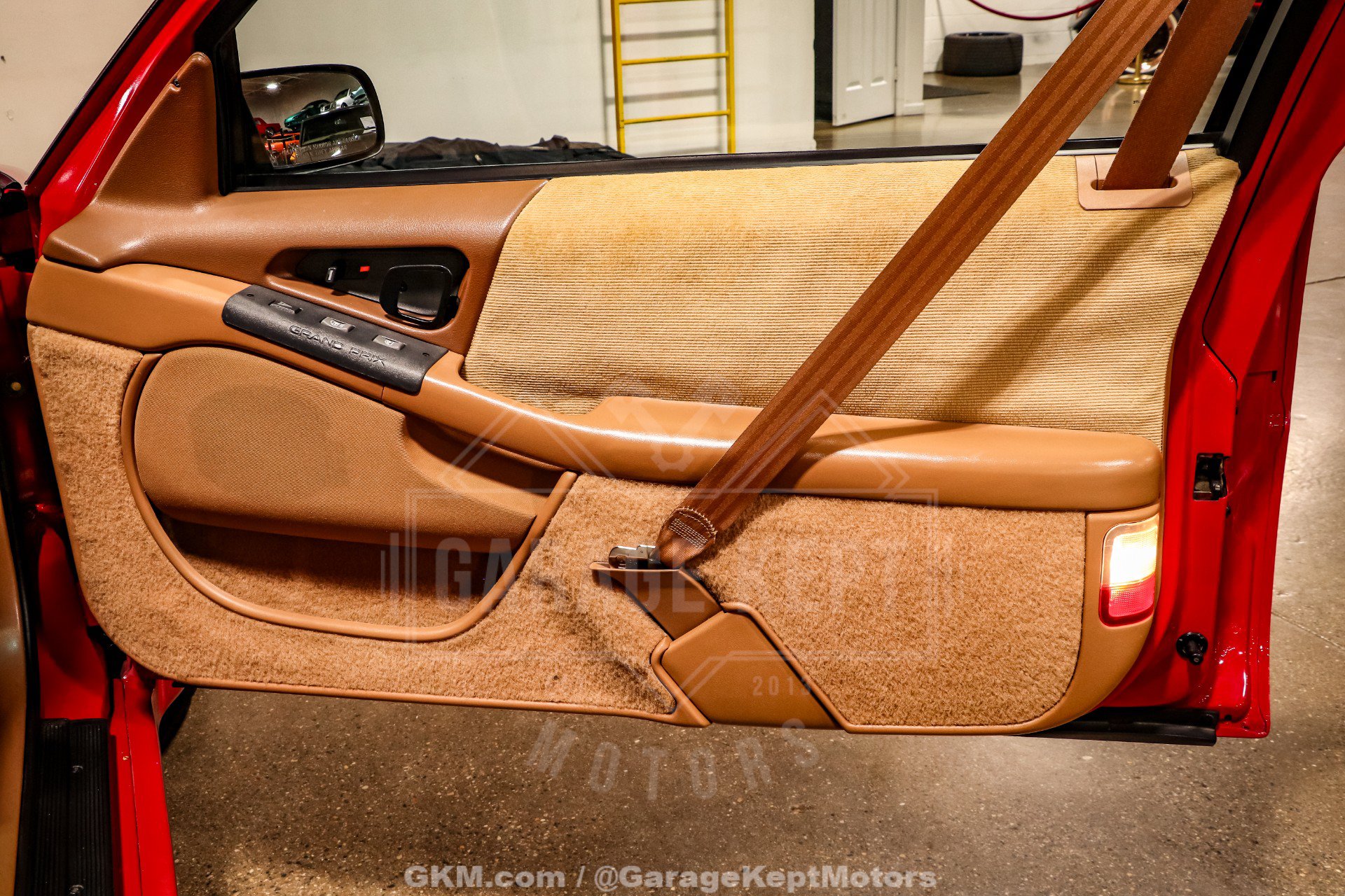 Used 1990 Pontiac Grand Prix SE FWD image 63