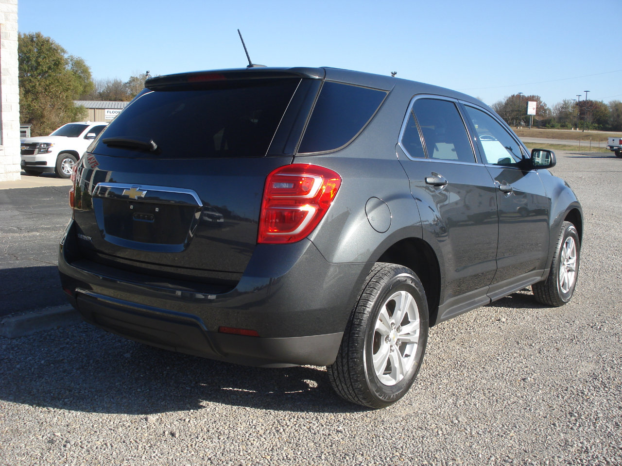 Used 2017 Chevrolet Equinox LS image 8