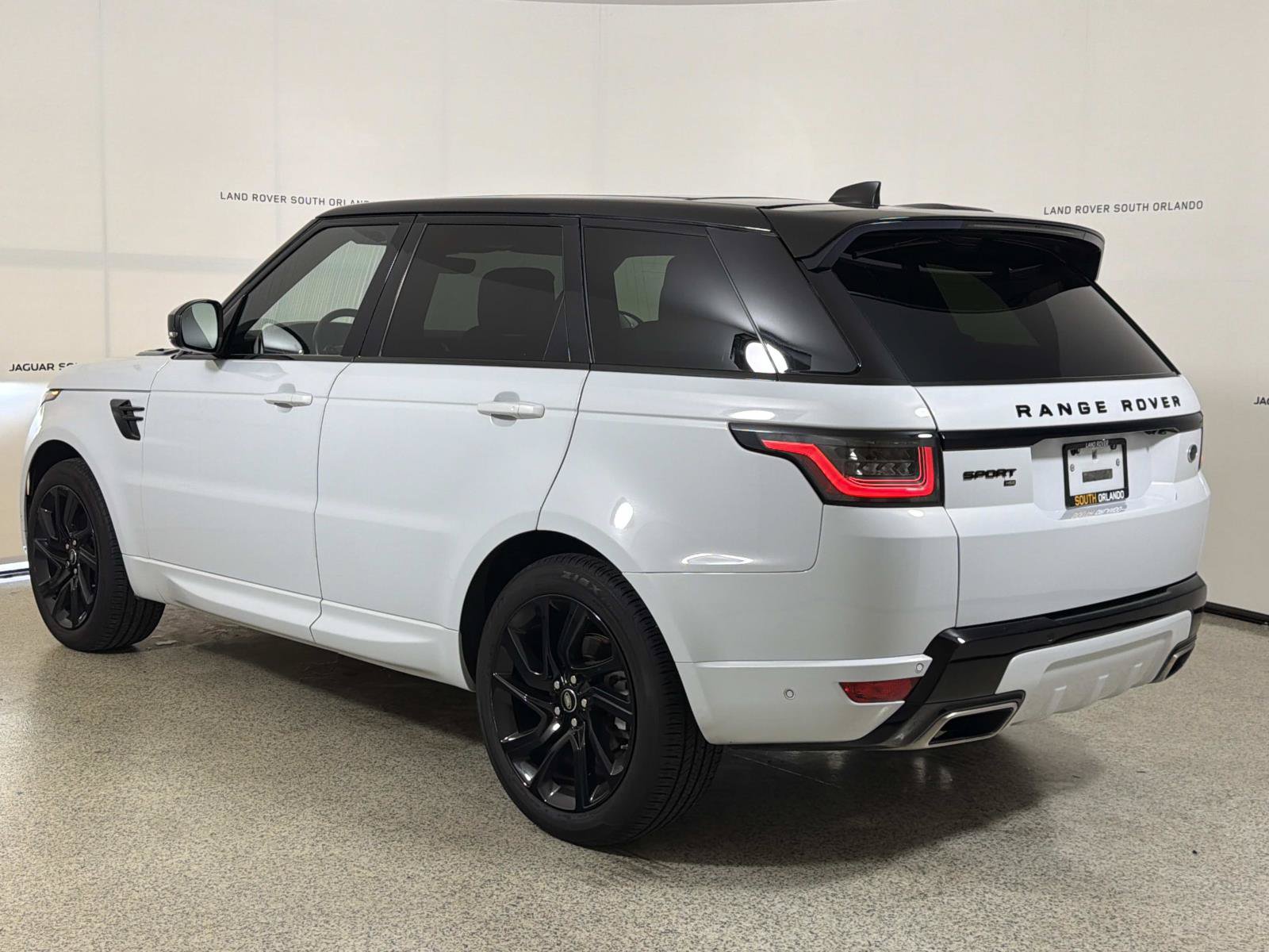 Used 2020 Land Rover Range Rover Sport HSE AWD/4WD image 3