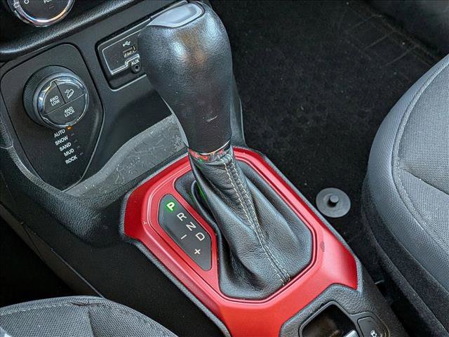 Used 2016 Jeep Renegade Trailhawk image 12