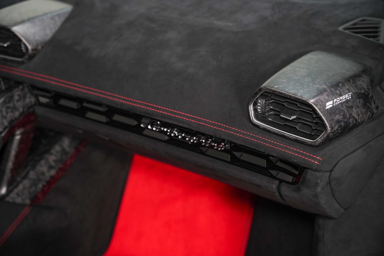 Used 2018 Lamborghini Huracan Performante AWD/4WD image 30