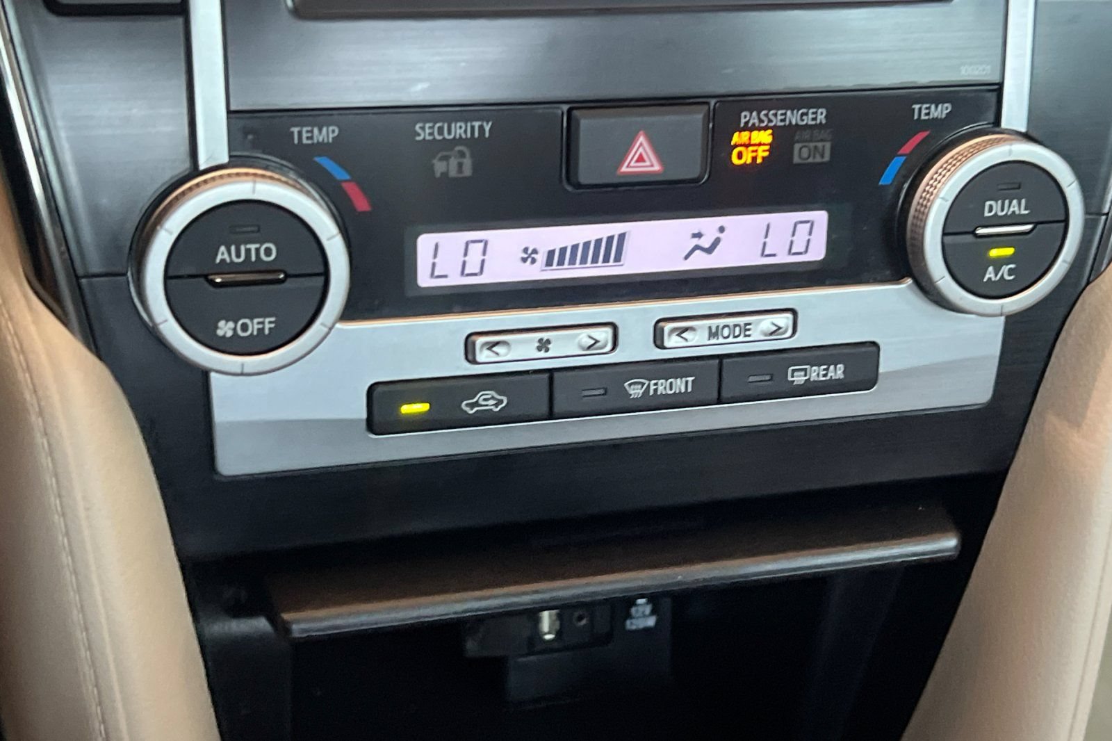 Used 2014 Toyota Camry LE FWD image 21