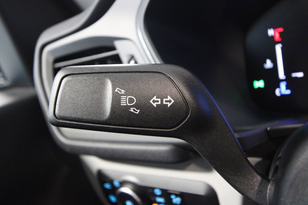 Used 2025 Ford Escape SE FWD image 12