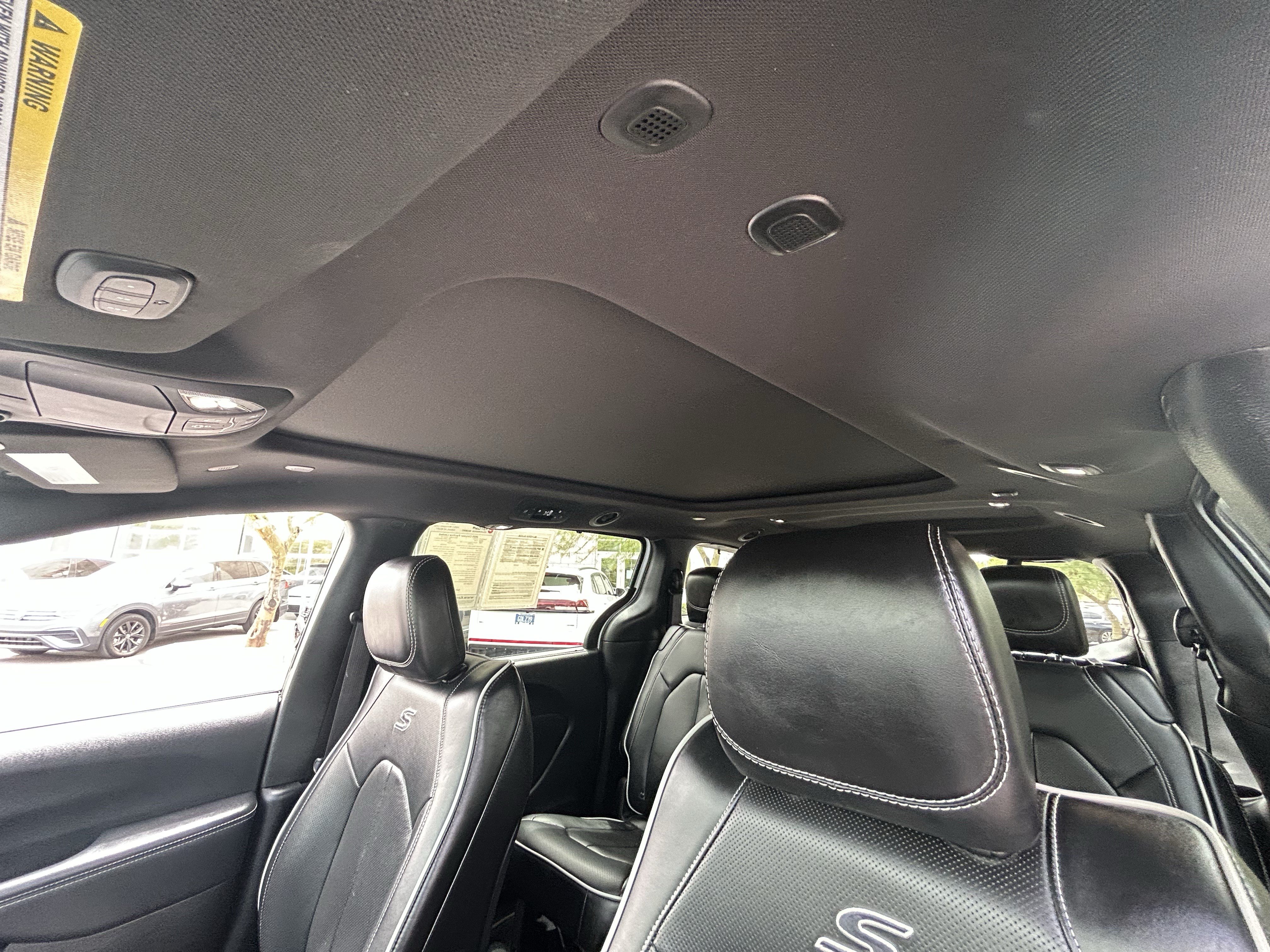 Used 2025 Chrysler Pacifica Limited FWD image 20