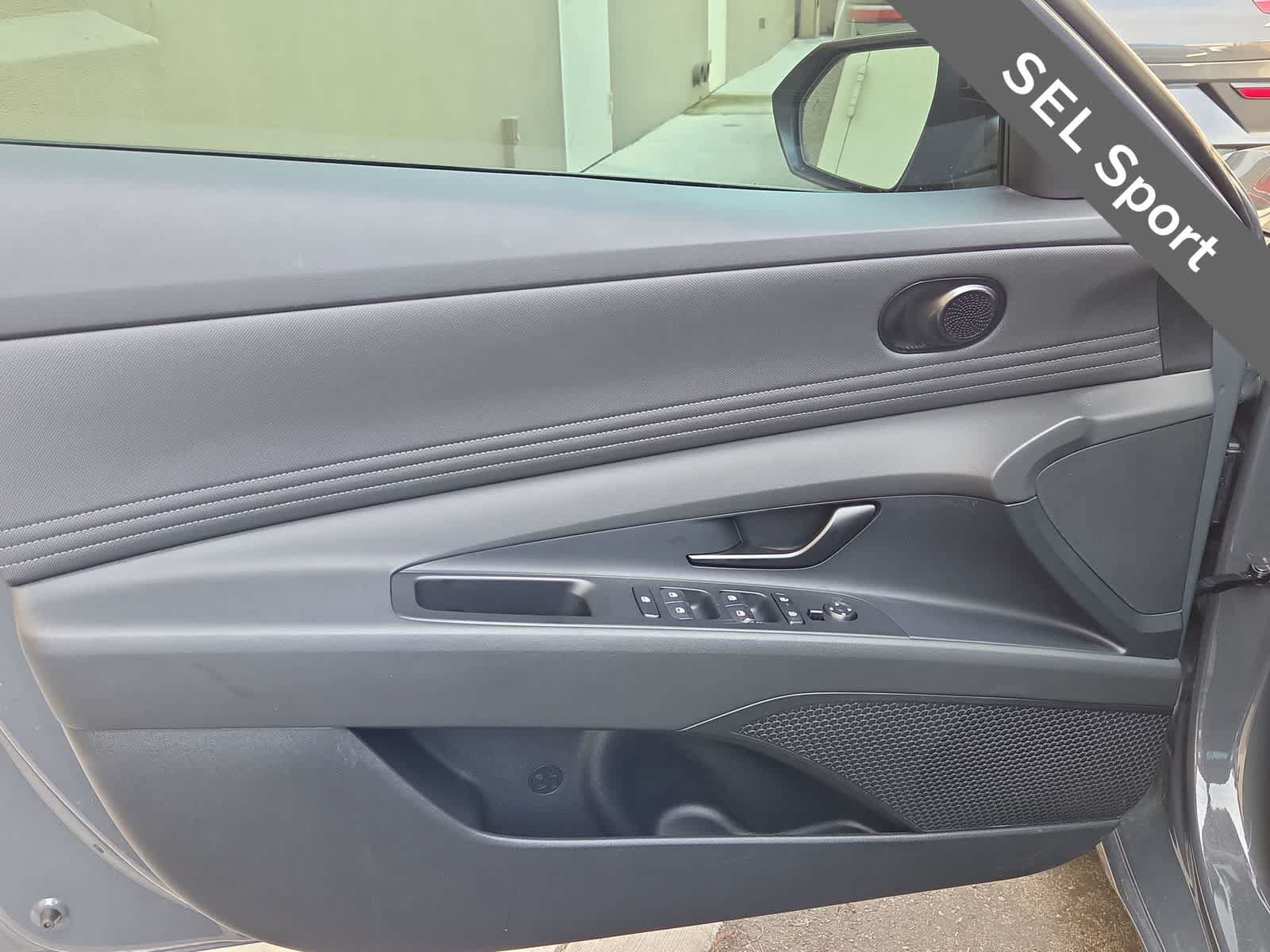 Certified 2025 Hyundai Elantra Sport FWD image 27