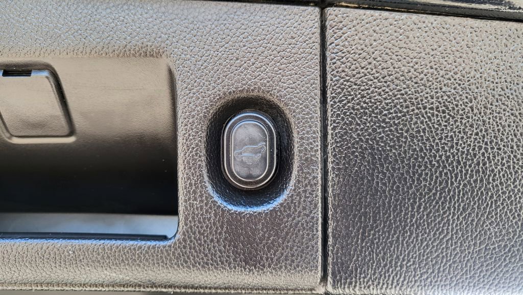Used 2019 GMC Yukon XL SLT w/ Premium Edition image 13