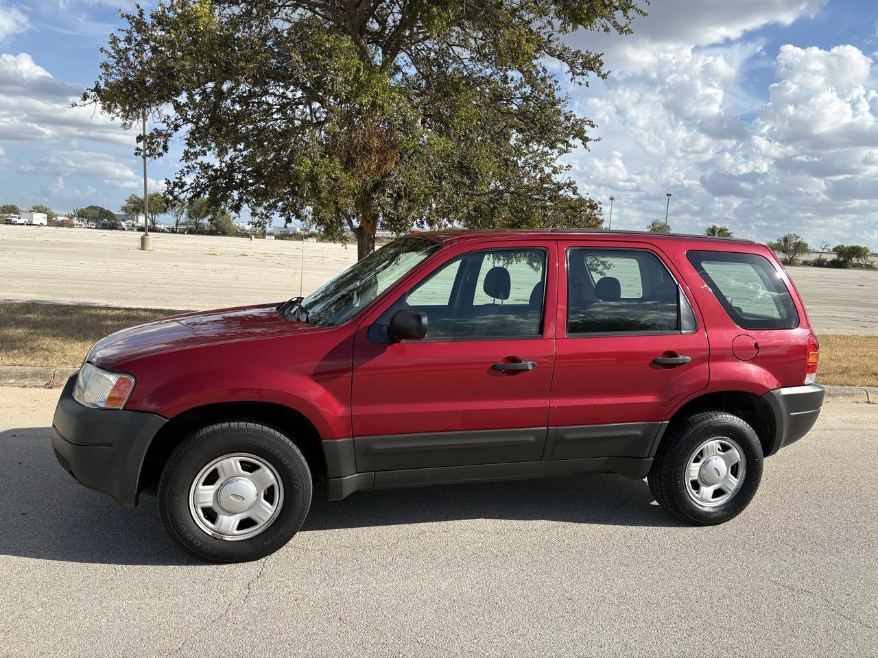 Used 2004 Ford Escape XLS FWD image 3