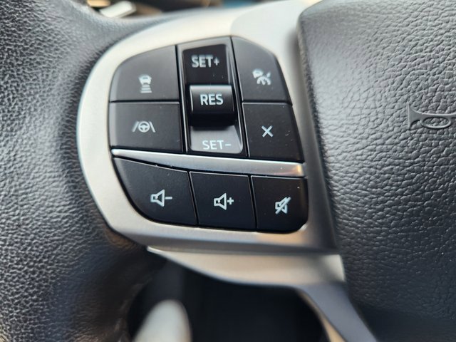 Used 2022 Ford Explorer XLT w/ Equipment Group 202A image 33