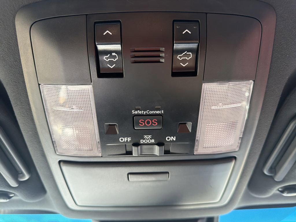 Used 2021 Lexus GX 460 Premium w/ Premium Package image 31