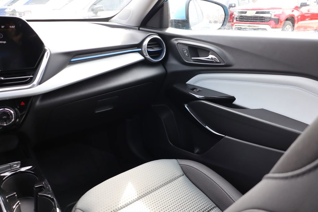 New 2026 Chevrolet Trax LT w/ Driver Confidence Package image 34