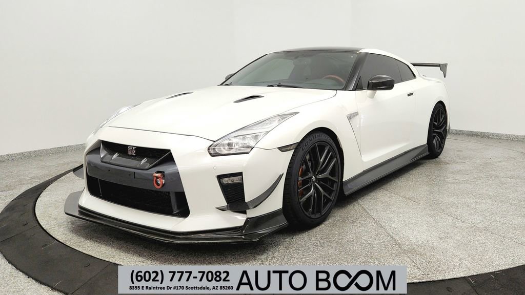 Used 2017 Nissan GT-R Premium w/ Premium Interior Package AWD/4WD image 1