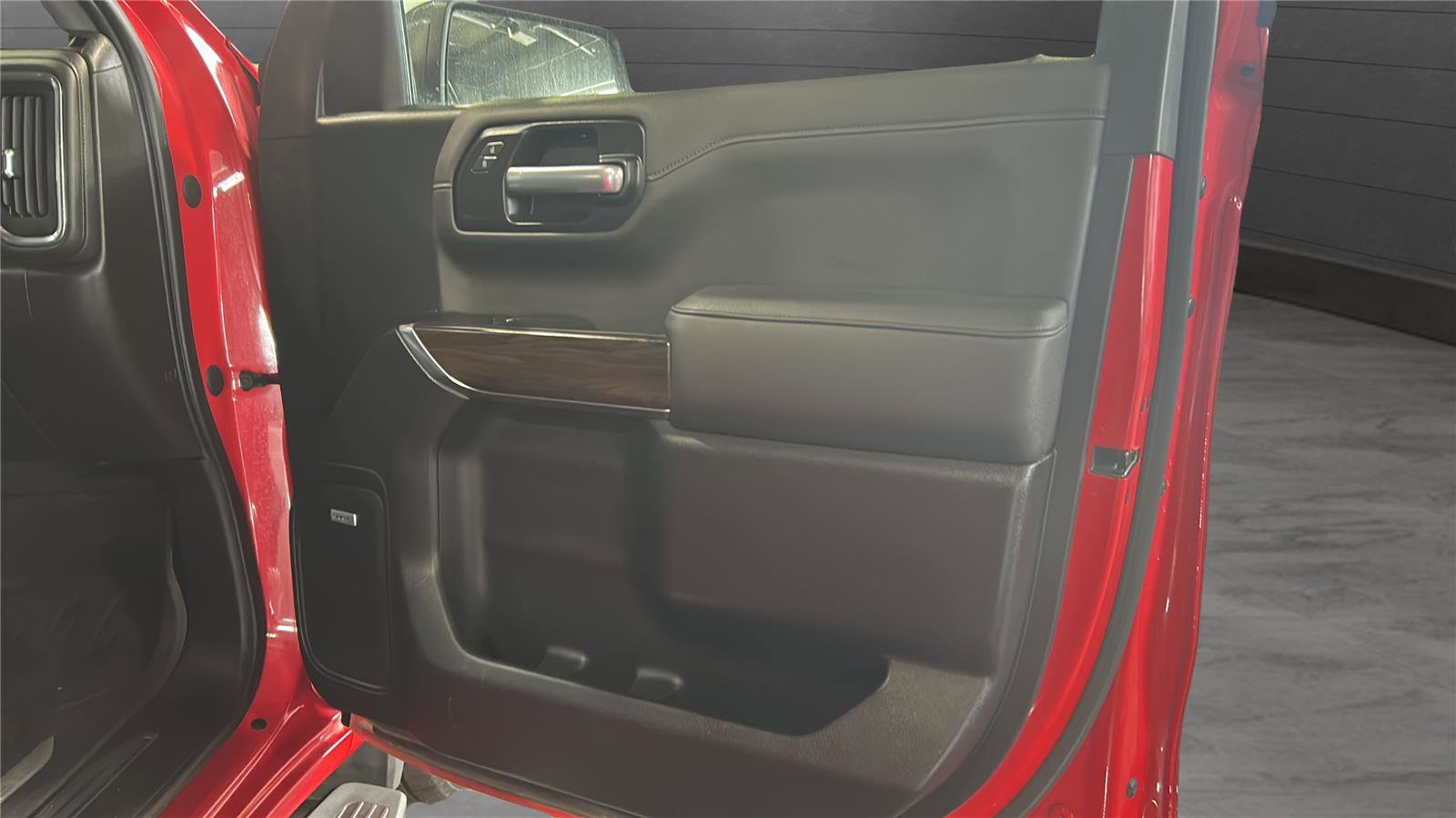 Used 2021 GMC Sierra 1500 SLT w/ SLT Premium Plus Package image 24