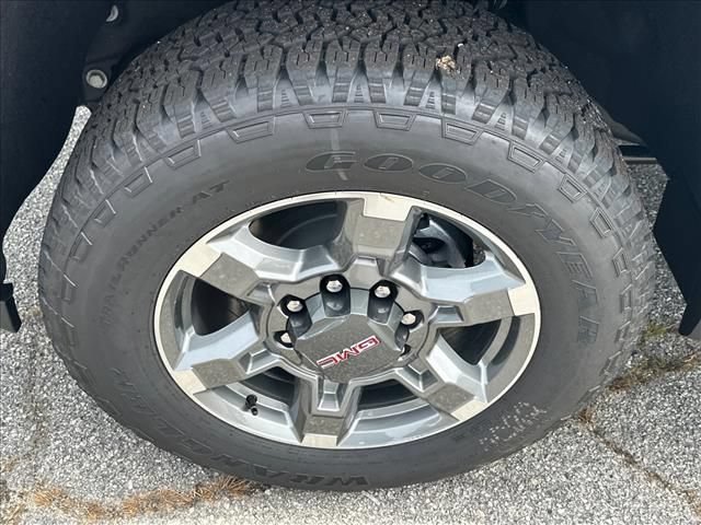 New 2026 GMC Sierra 2500 SLT w/ SLT Premium Package AWD/4WD image 17