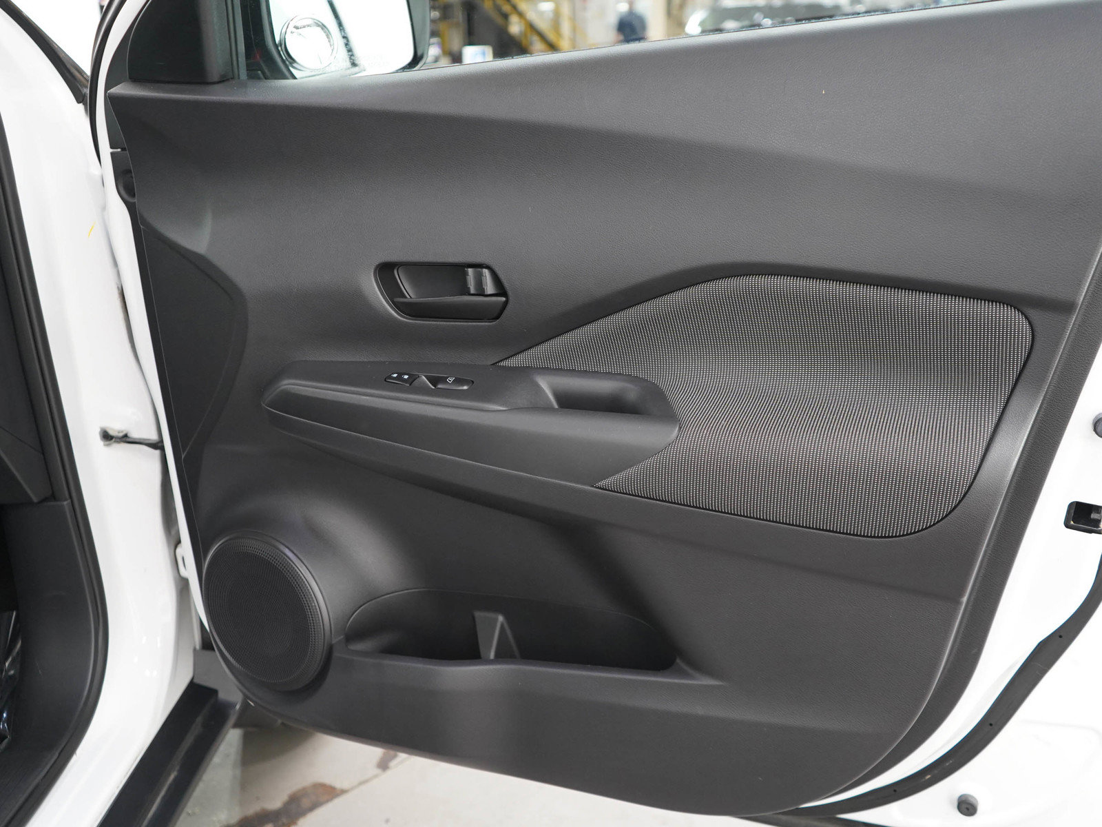 Used 2019 Nissan Kicks S FWD image 9