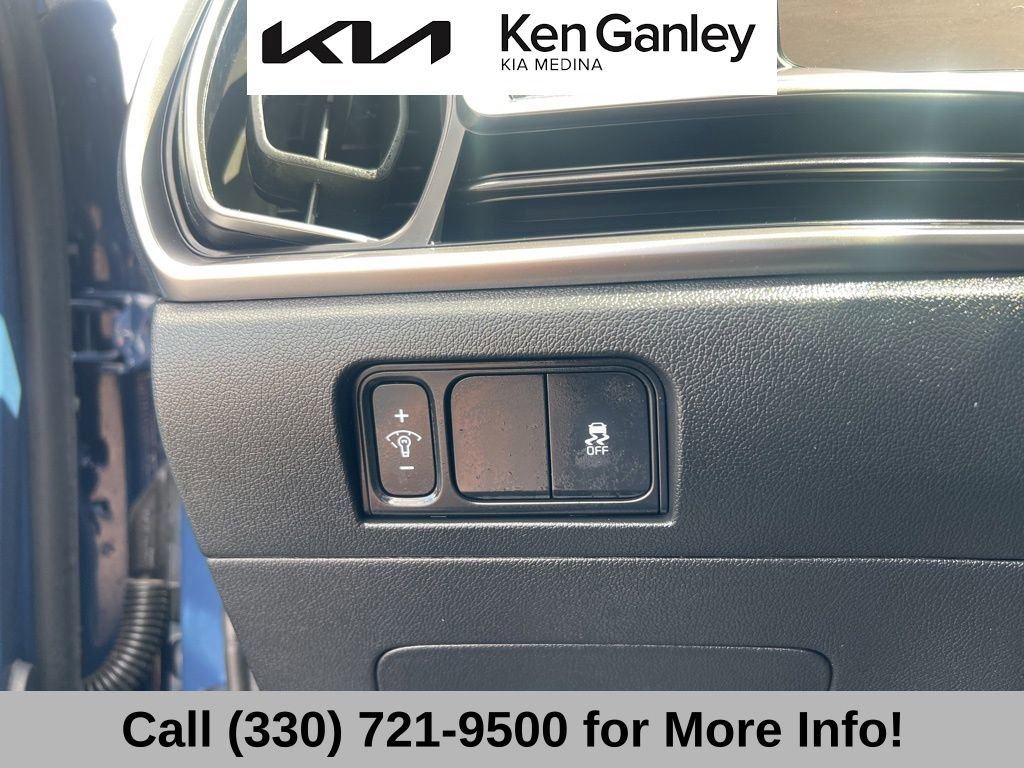 Certified 2025 Kia Sorento S w/ Panoramic Sunroof Package image 30