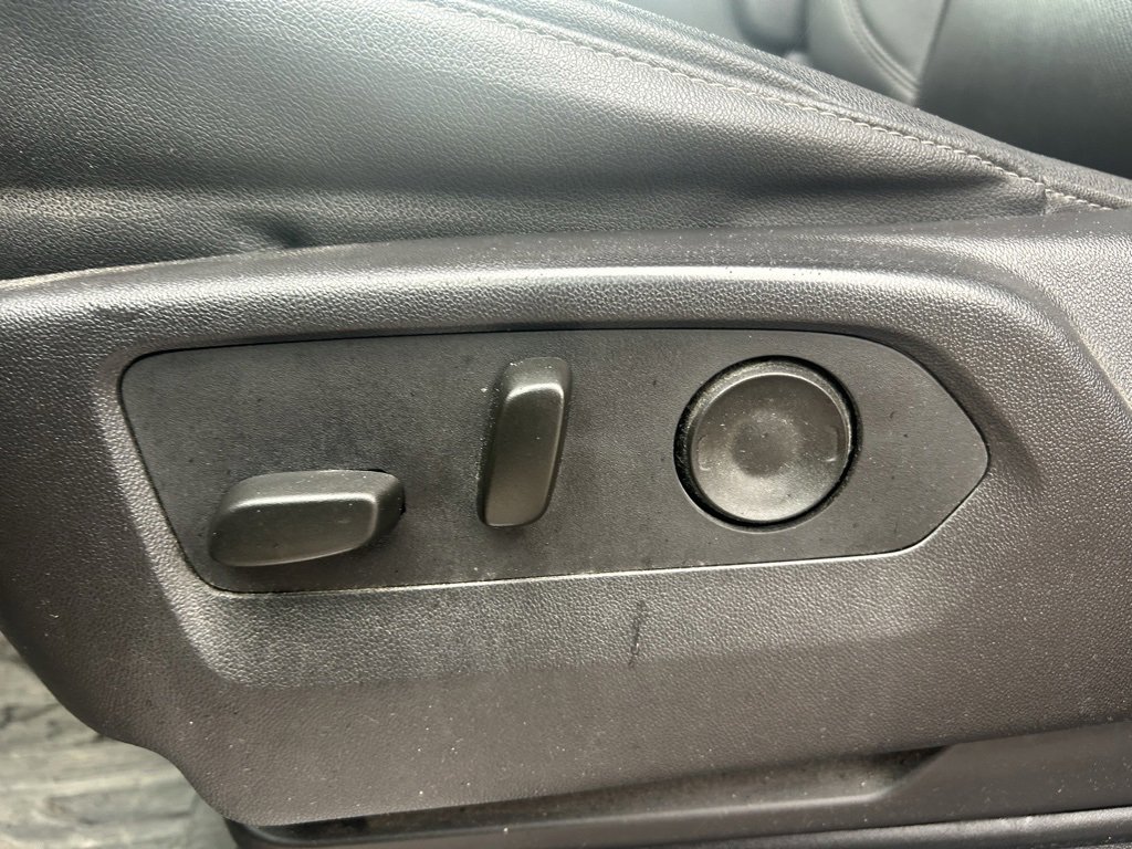 Used 2024 GMC Sierra 1500 SLT w/ X31 Off-Road Package image 11