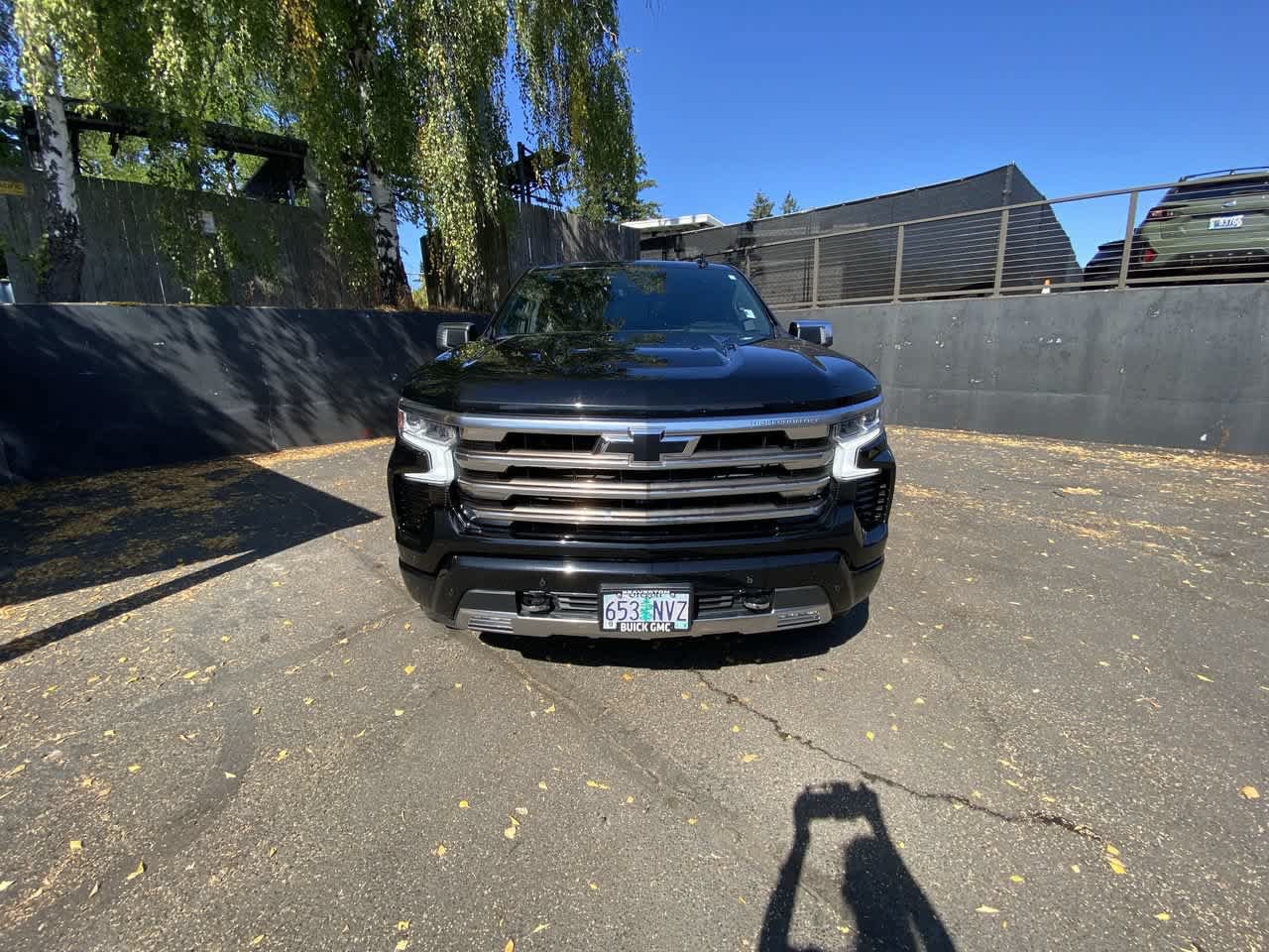 Used 2022 Chevrolet Silverado 1500 High Country w/ Technology Package AWD/4WD image 9