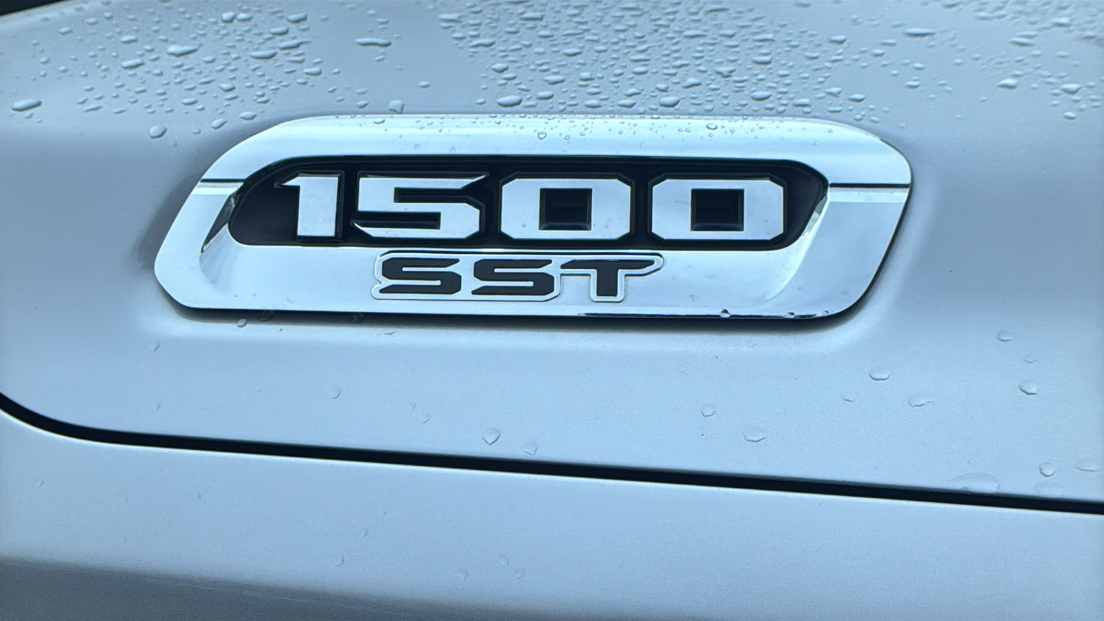 Used 2025 RAM 1500 Laramie AWD/4WD image 9