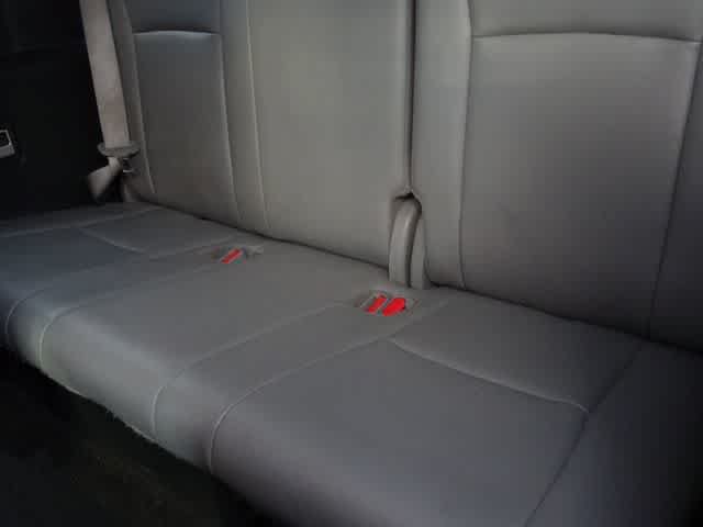 Used 2021 Toyota Highlander XLE FWD image 33