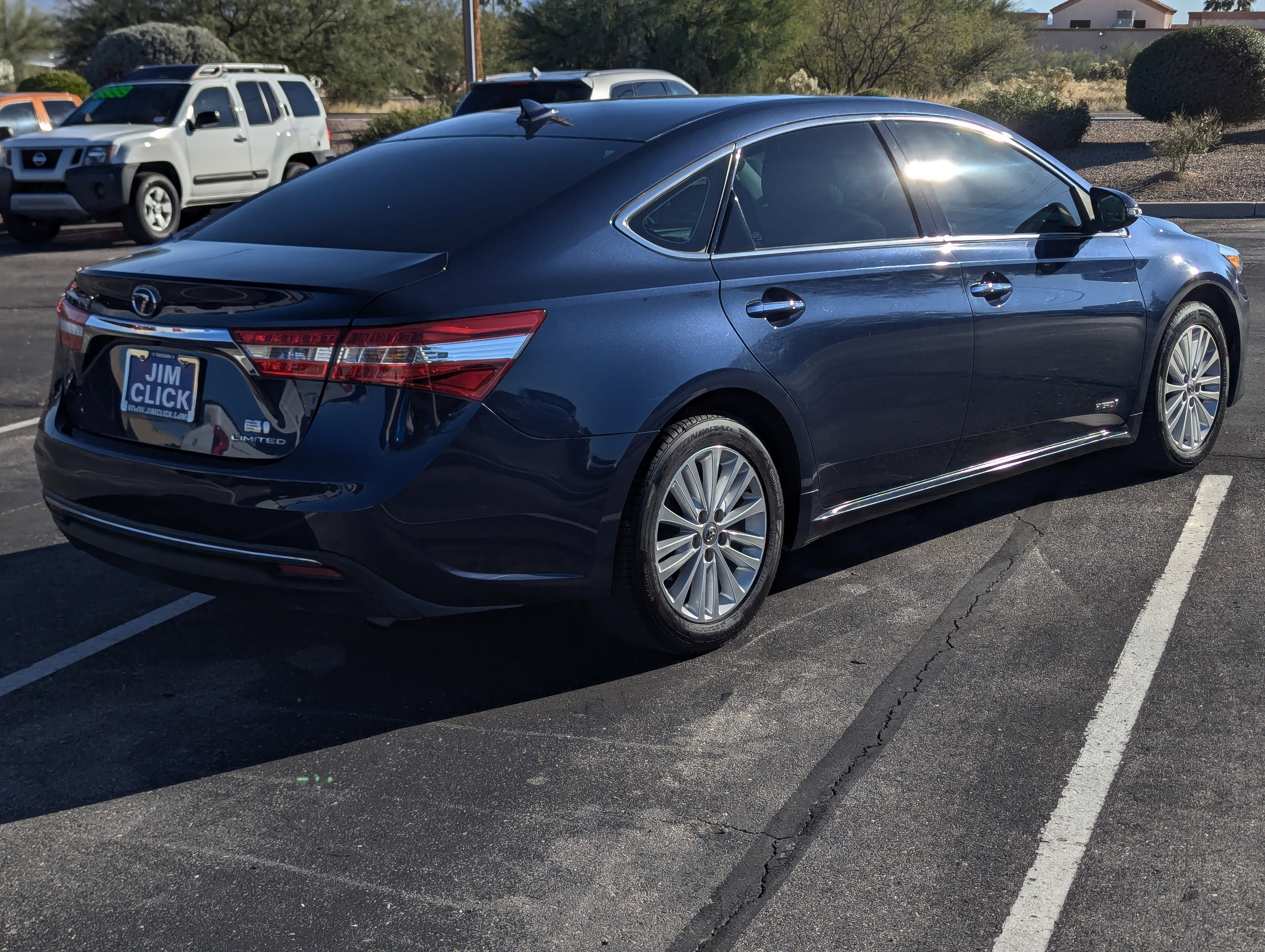 Used 2014 Toyota Avalon Limited image 2